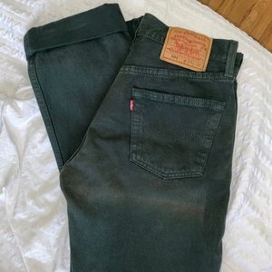 forest green levi’s boyfriend jeans!